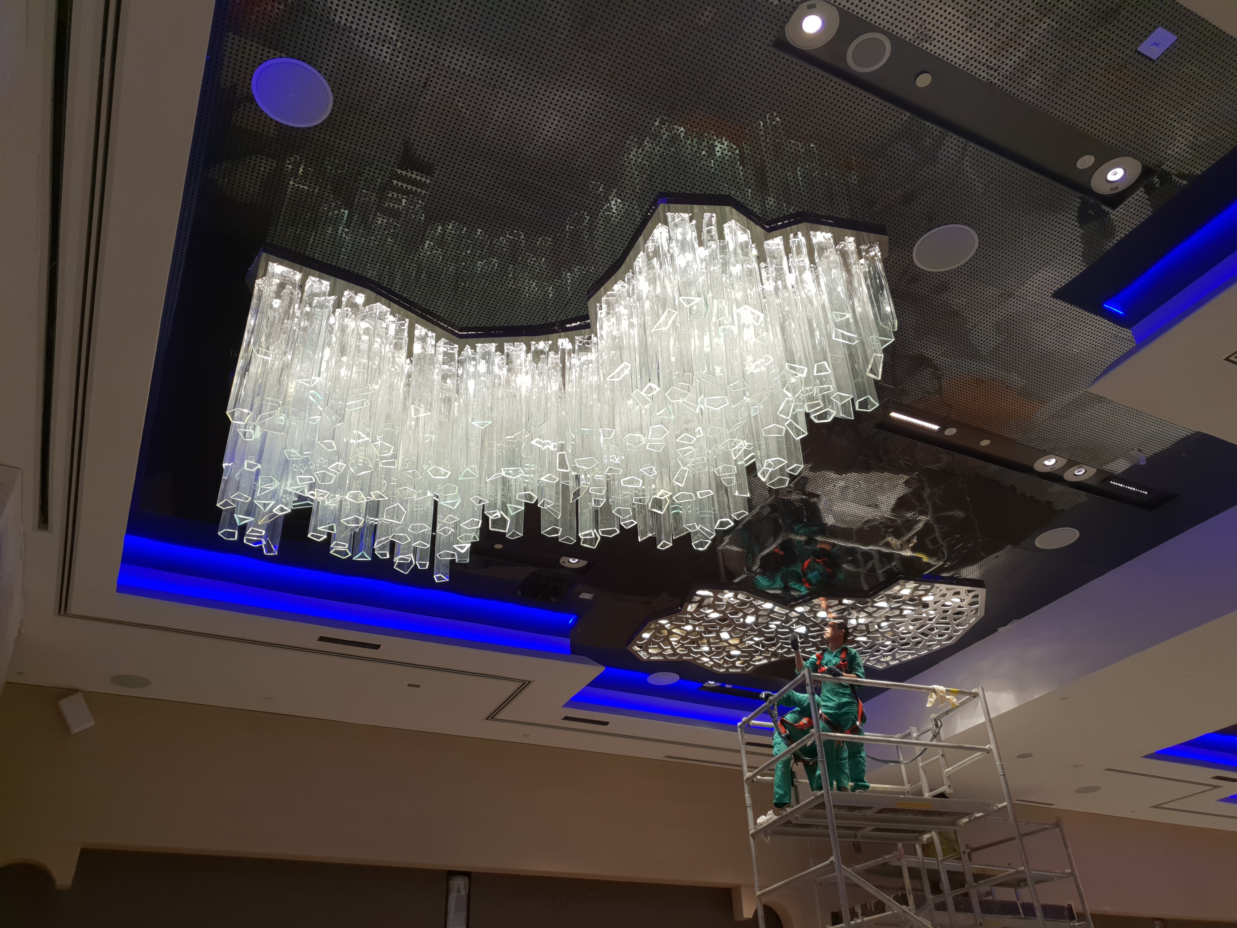 Byzantivm chandelier installation